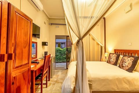 Dzimbahwe Guest Lodge