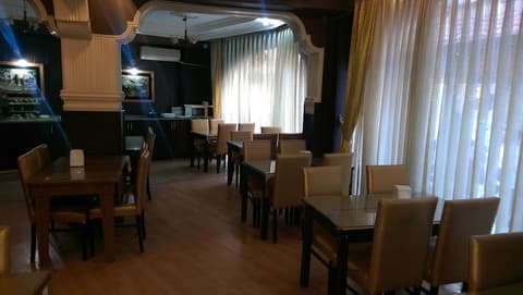 Mevlana Otel, Dining