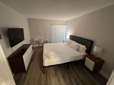 Artrageous on the river By RocketStay