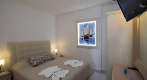 Erato Apartments, Room