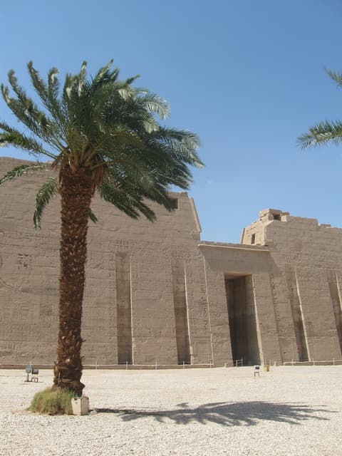 Nile Valley Hotel & Restaurant