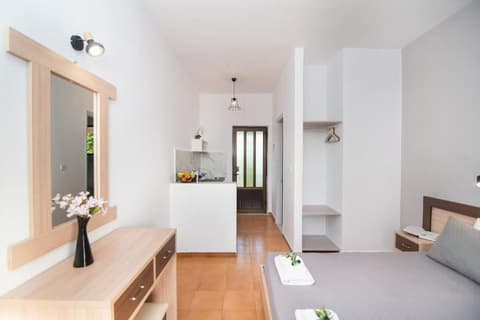 Sandy Beach Complex by Konnect - Poolside Studios and Seaside Apartments