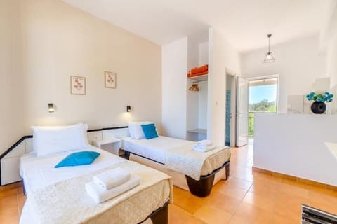 Sandy Beach Complex by Konnect - Poolside Studios and Seaside Apartments