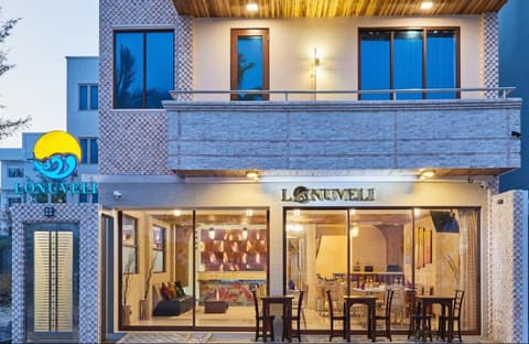 Lonuveli, Front of property - evening/night