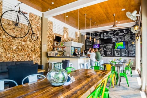 Bed & Bike Curacao Hostel