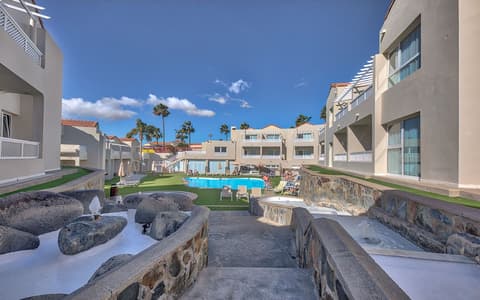 Hotel LIVVO Koala Garden, Pool