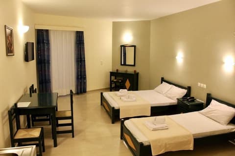 Adonis Hotel, Room