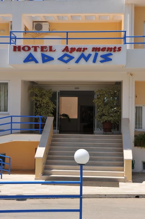 Adonis Hotel