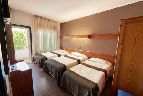 Checkin Flamingo, Room