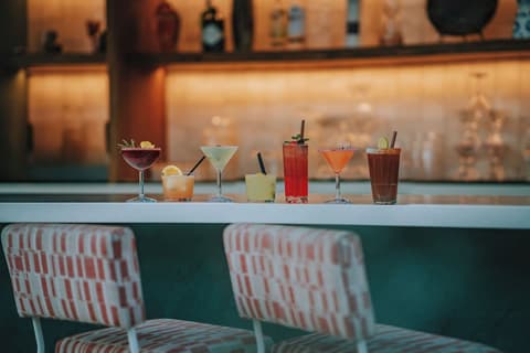 Royal Sun Palm Springs, Bar (on property)