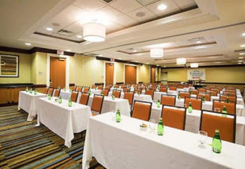 Fairfield Inn and Suites by Marriott Toronto Airport