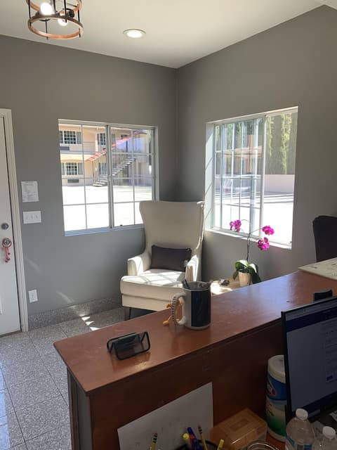 The Yosemite Inn, Lobby