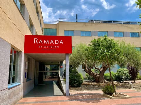 Ramada by Wyndham Valencia Almussafes, Exterior