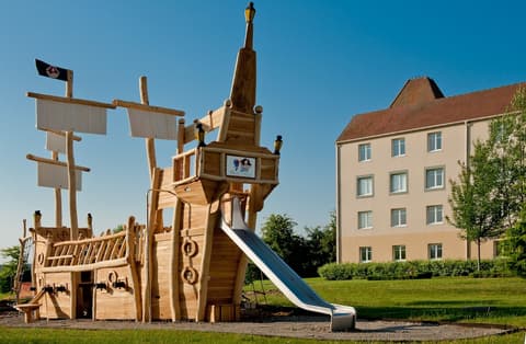 Explorers Hotel, Children's play area - outdoor