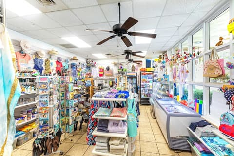 Vacation Village at Weston, Fort Lauderdale, Gift shop