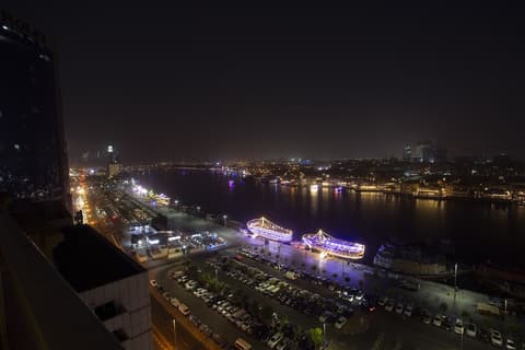 Carlton Tower Hotel, Outdoor dining