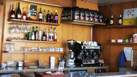 Hotel Colombo, Bar (on property)