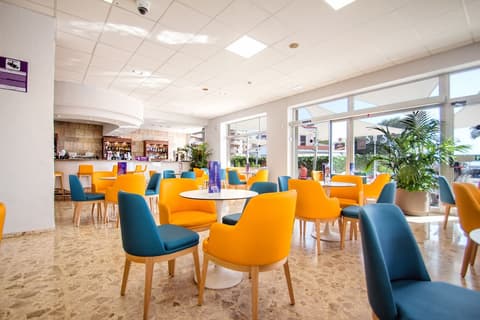 Hotel Servigroup Trinimar, Bar (on property)