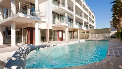 Comfort Aparthotel Marseille Prado Plage, Pool