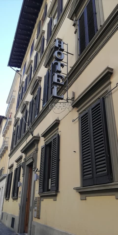 Hotel Cimabue, Front of property