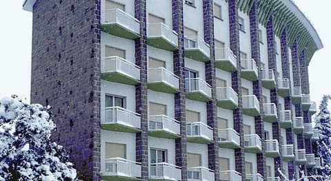 Gran Hotel De Jaca, Front of property