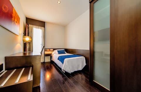 Occidental Pueblo Acantilado, Room