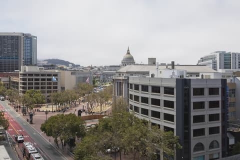 Aida Plaza Hotel, Exterior