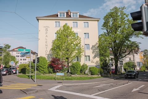 Hotel Spalentor, Front of property