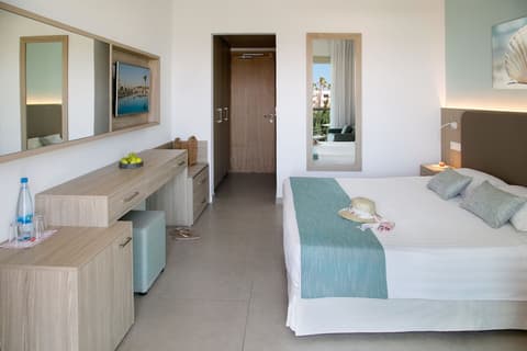 Asterias Beach Hotel