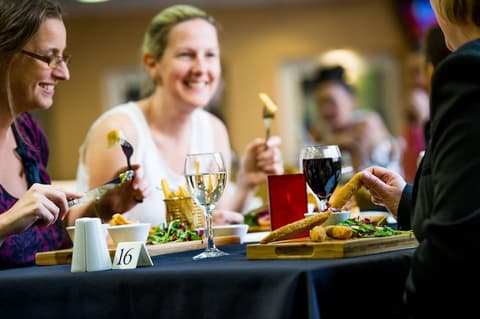 Pendulum Hotel, Restaurant