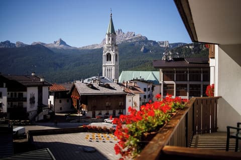 Hotel Alaska Cortina