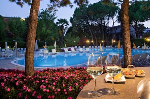 Hotel Terme Bristol Buja, Poolside bar