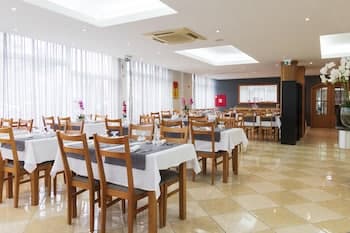 Luna Fátima, Restaurant