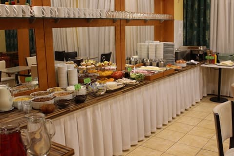 Gallery Hotel SIS, Breakfast buffet