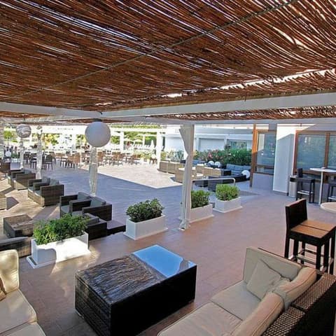 BG Hotel Caballero, Porch