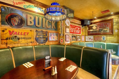 Verdi St Georges Bay Marina, Restaurant