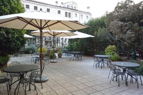 Belle Arti Hotel, Outdoor dining