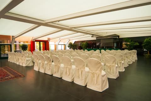 Grande Albergo Maugeri, Business center