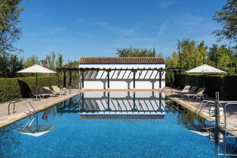 Parador de Manzanares, Outdoor pool