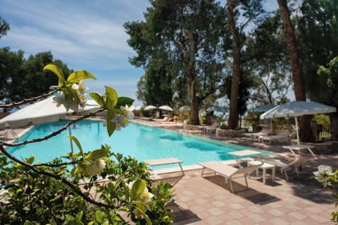 Excelsior Palace Hotel, Pool