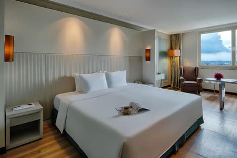 Windsor Plaza Hotel