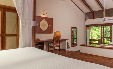 Capitán Suizo Beachfront Boutique Hotel