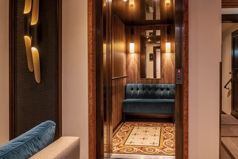 Hôtel Les Armures, Lobby