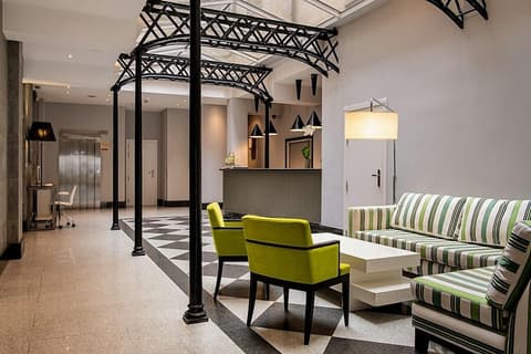 Ikonik Plaza Mercado