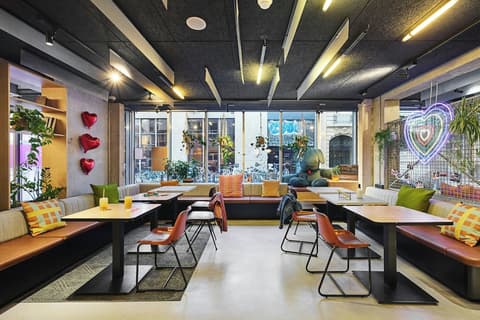 Moxy Paris Bastille France, Lobby