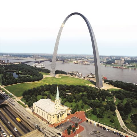 Hilton Pennywell St. Louis at the Arch, Miscellaneous