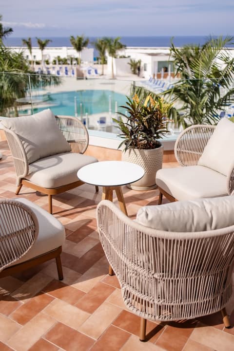 Servatur Puerto Azul, Reception