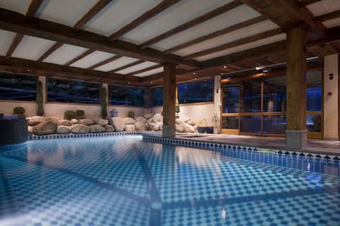 Les Grands Montets Hôtel & Spa, Indoor pool