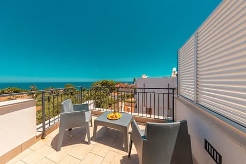 Hotel Baia Del Capitano, Terrace/patio