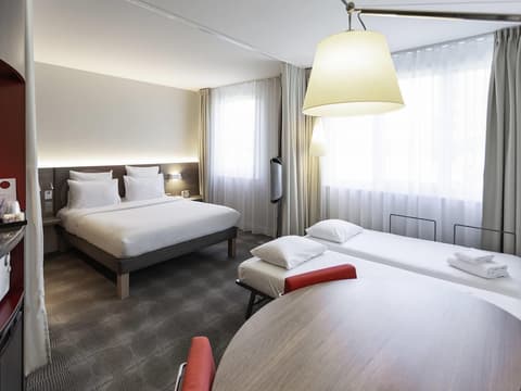 Novotel Suites Geneve Aeroport, Room